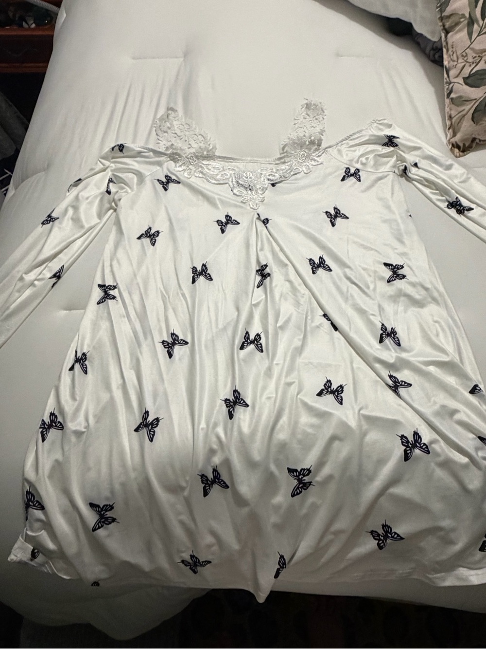 White Lace-Trim Butterfly dress. SHEIN 4x